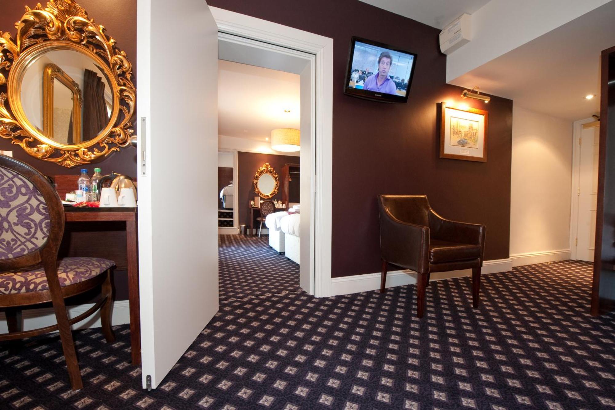 Foley Arms Hotel Грейт Малвърн Екстериор снимка