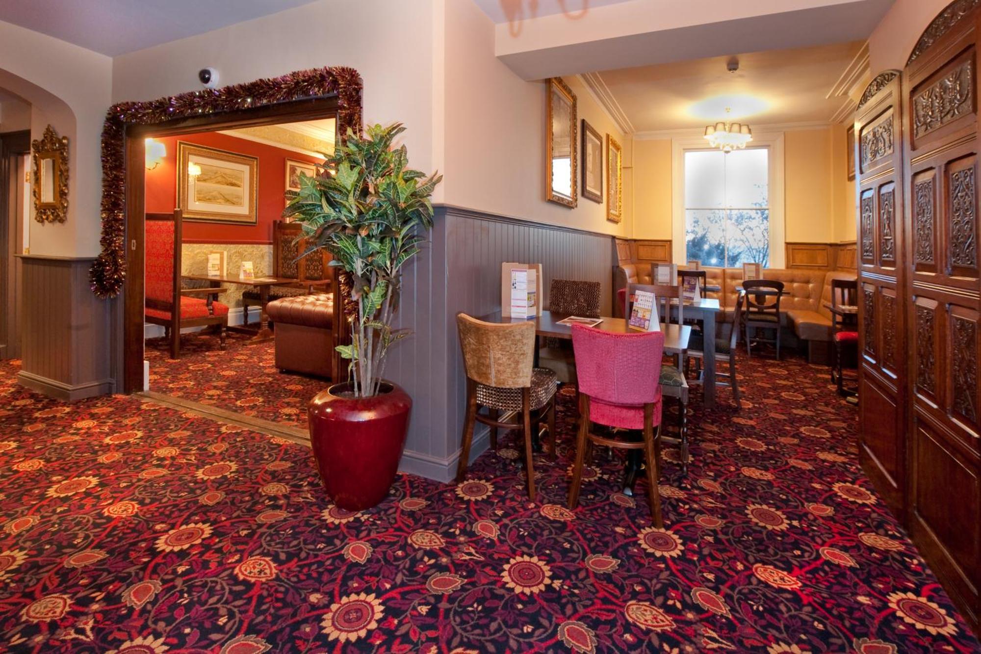 Foley Arms Hotel Грейт Малвърн Екстериор снимка