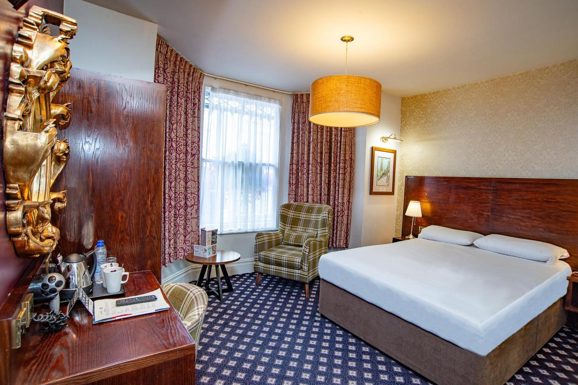 Foley Arms Hotel Грейт Малвърн Екстериор снимка