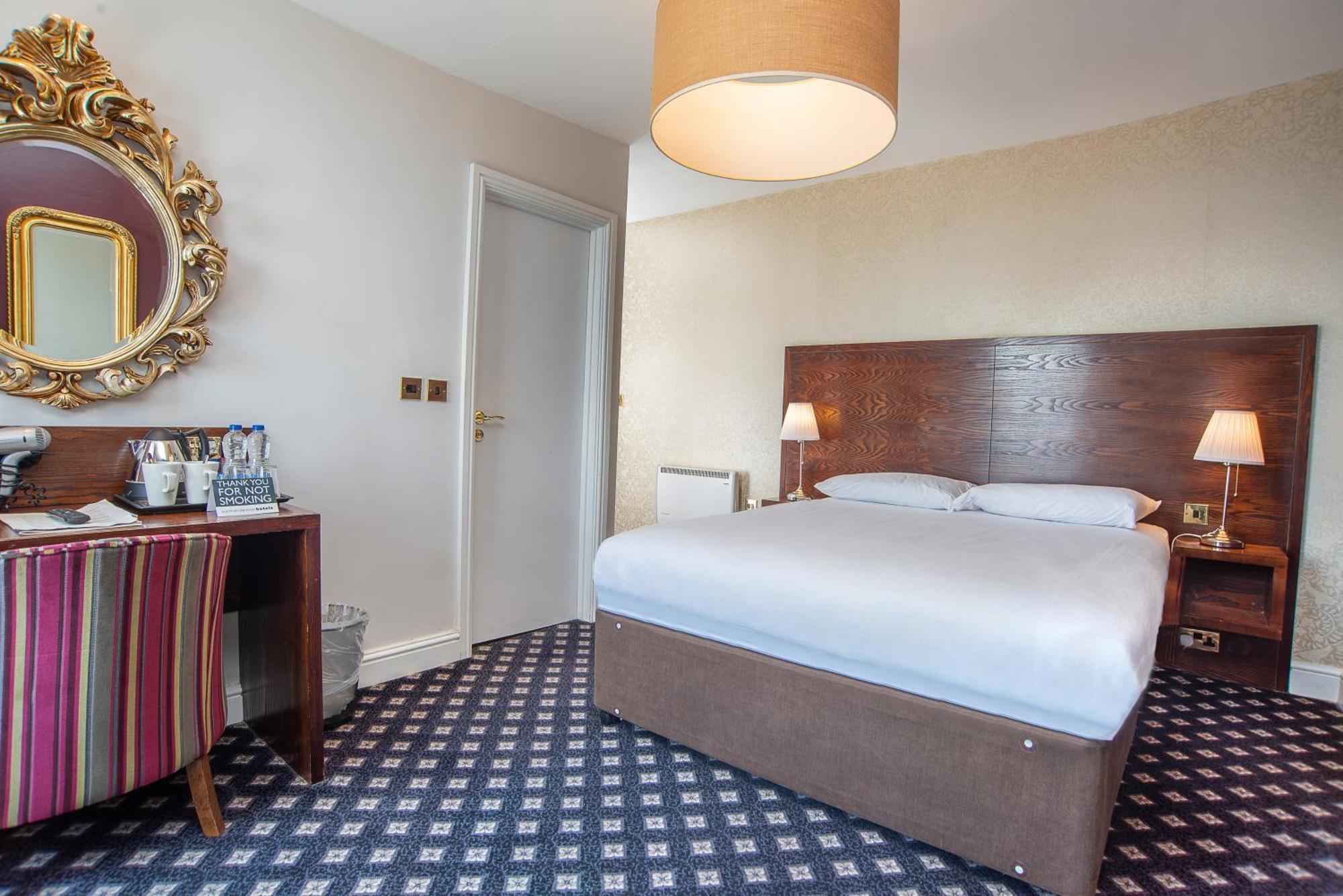 Foley Arms Hotel Грейт Малвърн Екстериор снимка