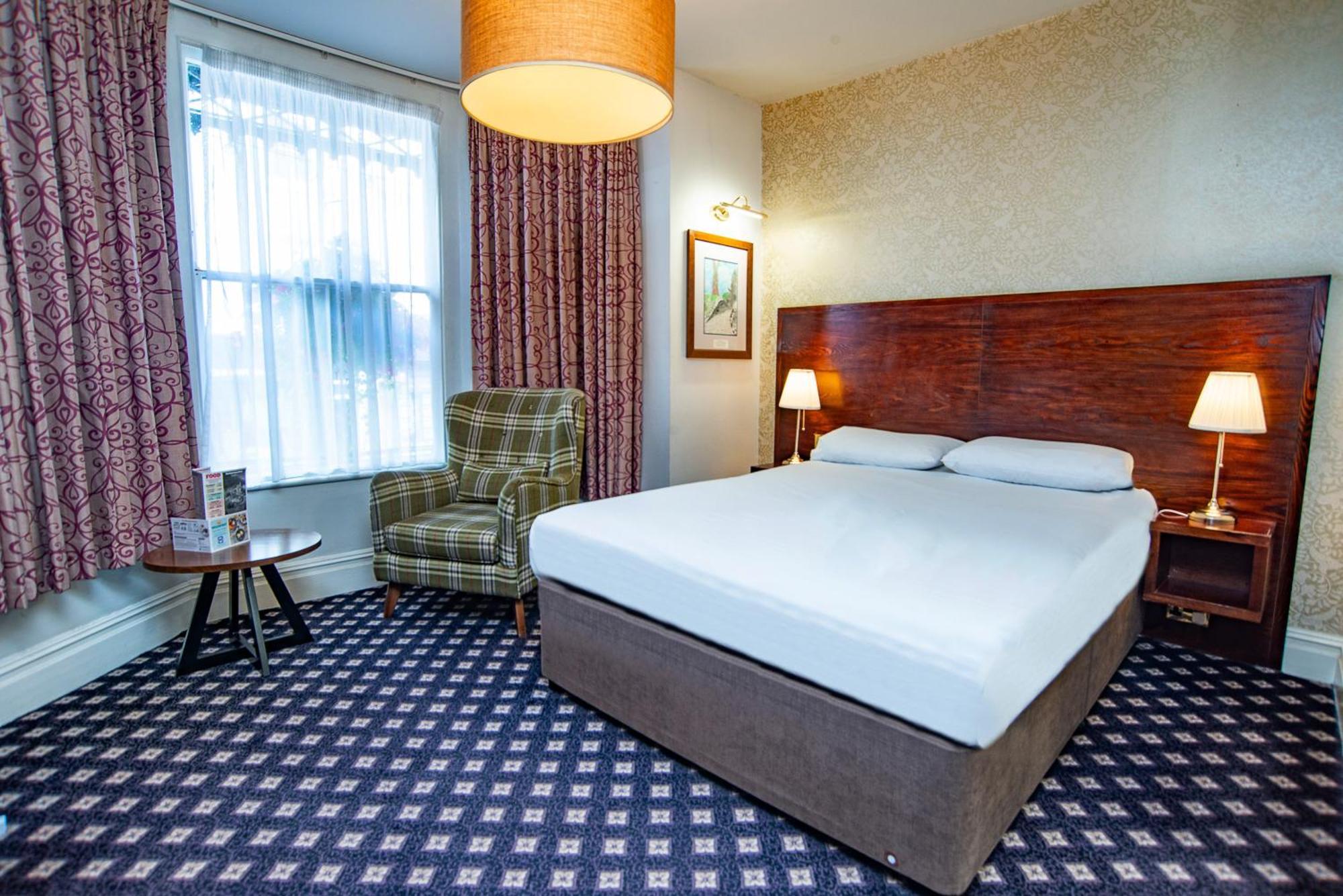 Foley Arms Hotel Грейт Малвърн Екстериор снимка