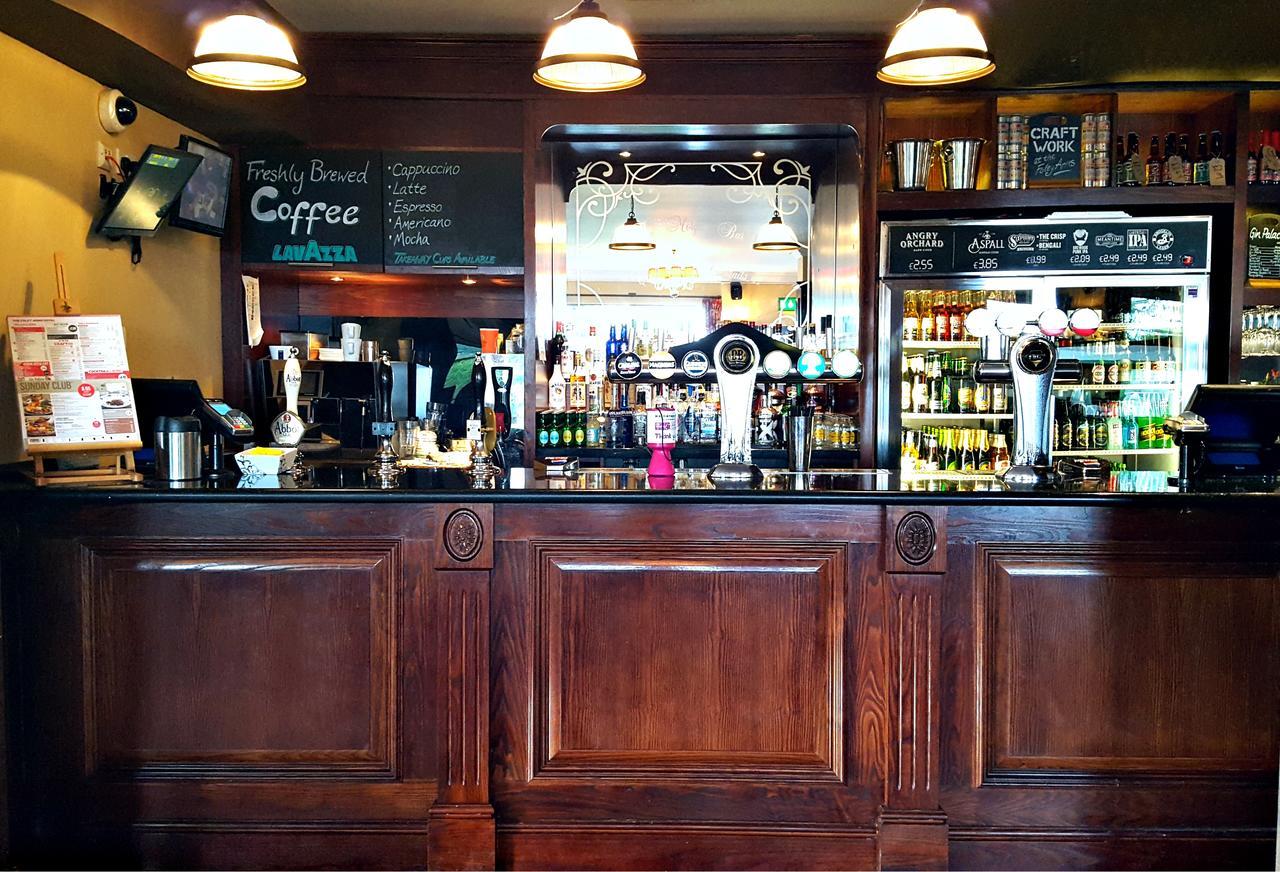 Foley Arms Hotel Грейт Малвърн Екстериор снимка